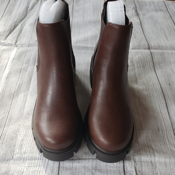 Brand new SODA lug sole Chelsea Ankle boot Chocolate brown Mid size 8.5 and 8 - Picture 5 of 7